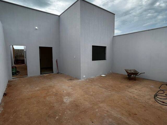 #71 - Casa para Venda em Ituiutaba - MG
