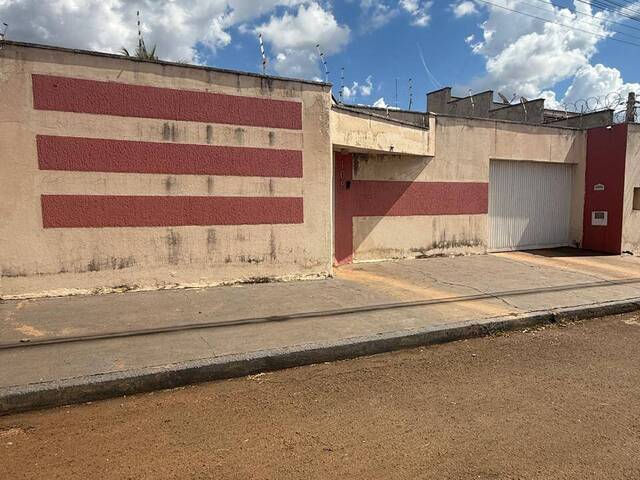 #83 - Casa para Venda em Ituiutaba - MG