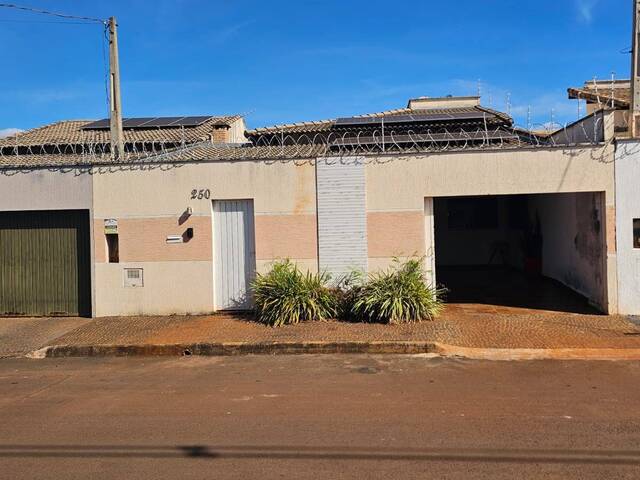 #94 - Casa para Venda em Ituiutaba - MG