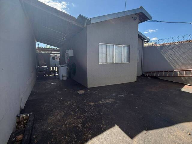 #100 - Casa para Venda em Ituiutaba - MG