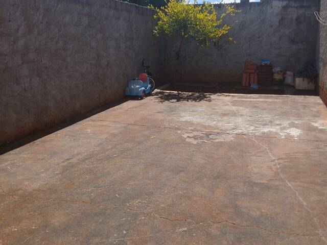 #102 - Casa para Venda em Ituiutaba - MG