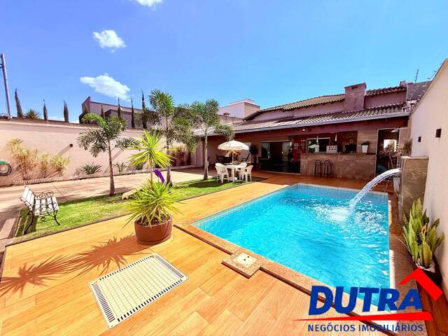 #145 - Casa para Venda em Ituiutaba - MG