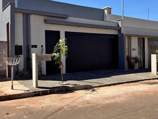 #150 - Casa para Venda em Ituiutaba - MG