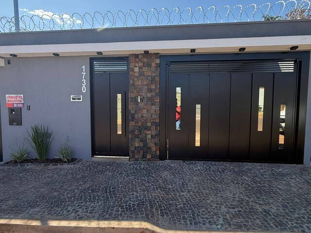 #155 - Casa para Venda em Ituiutaba - MG