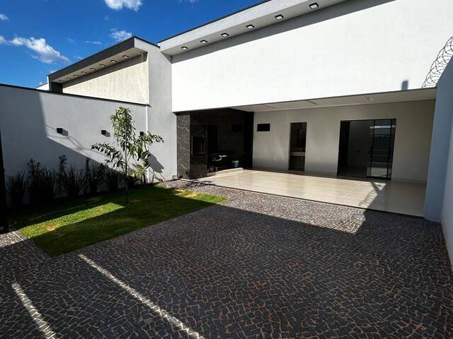 #163 - Casa para Venda em Ituiutaba - MG