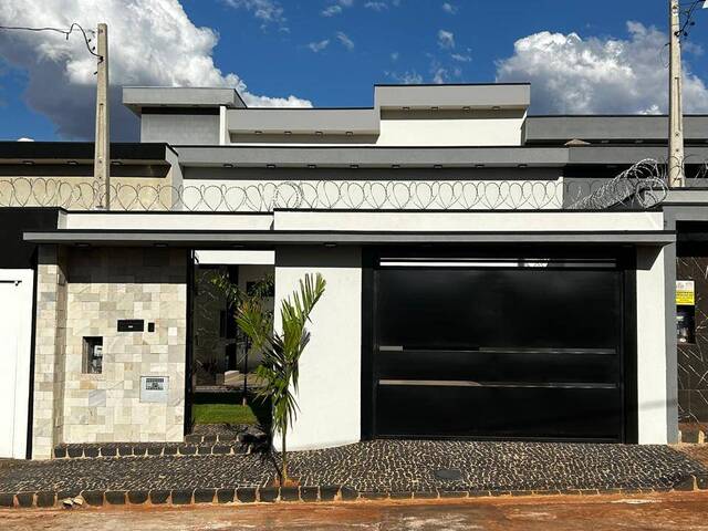 #163 - Casa para Venda em Ituiutaba - MG