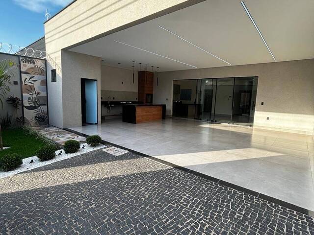 #167 - Casa para Venda em Ituiutaba - MG