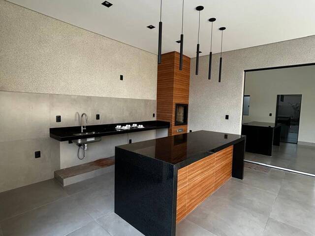 #167 - Casa para Venda em Ituiutaba - MG