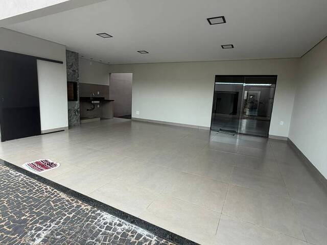 #261 - Casa para Venda em Ituiutaba - MG