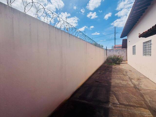 Casa para Venda em Ituiutaba - 3