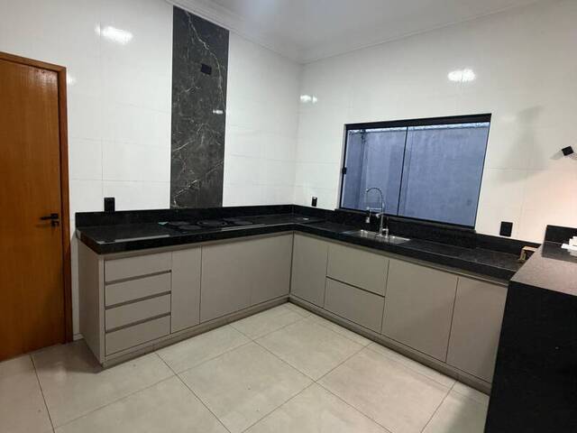 Casa para Locação em Ituiutaba - 3