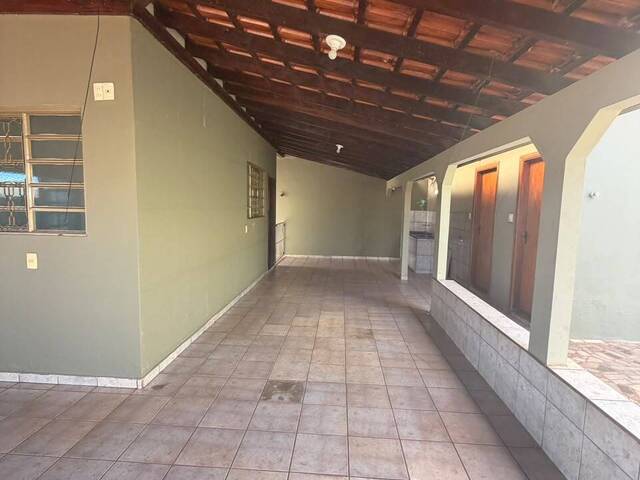 Casa para Locação em Ituiutaba - 3