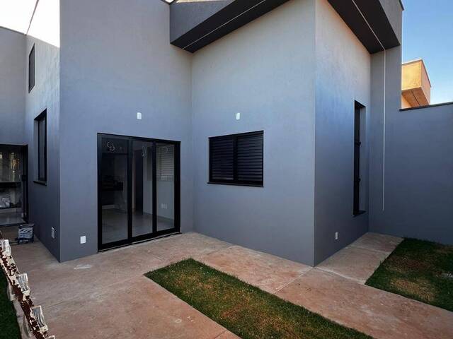 Casa para Venda em Ituiutaba - 3