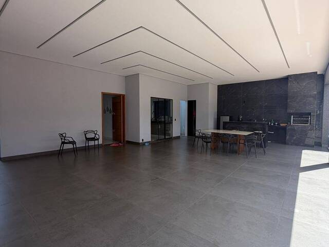 #380 - Casa para Venda em Ituiutaba - MG