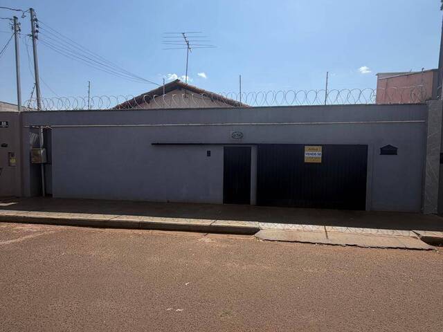 #382 - Casa para Venda em Ituiutaba - MG